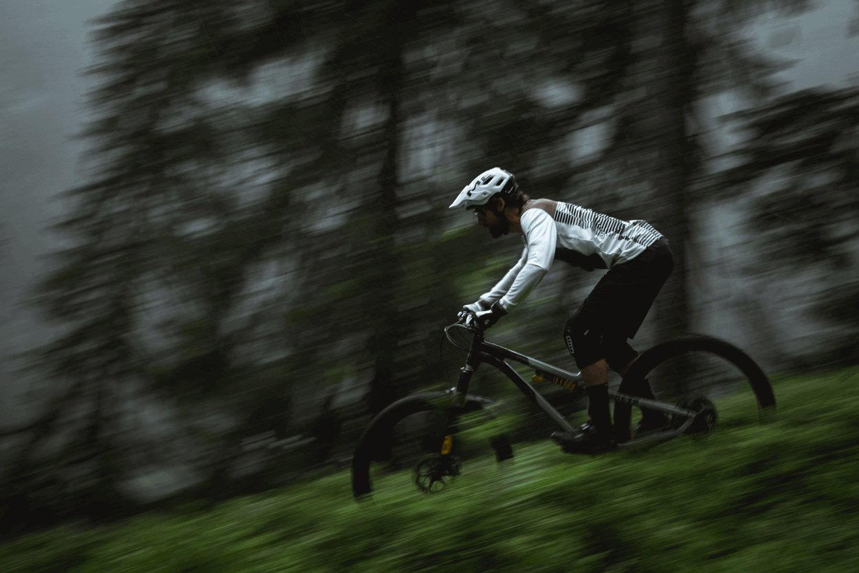 ION Tee LS Scrub Mesh_ine 2021