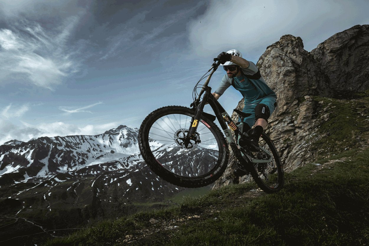 ION Tee LS Scrub AMP 2021